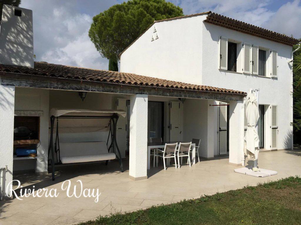 Villa in Villeneuve-Loubet, 230 m², photo #3, listing #106035846