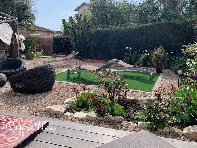 4 room villa in Antibes, photo #2, listing #102995760