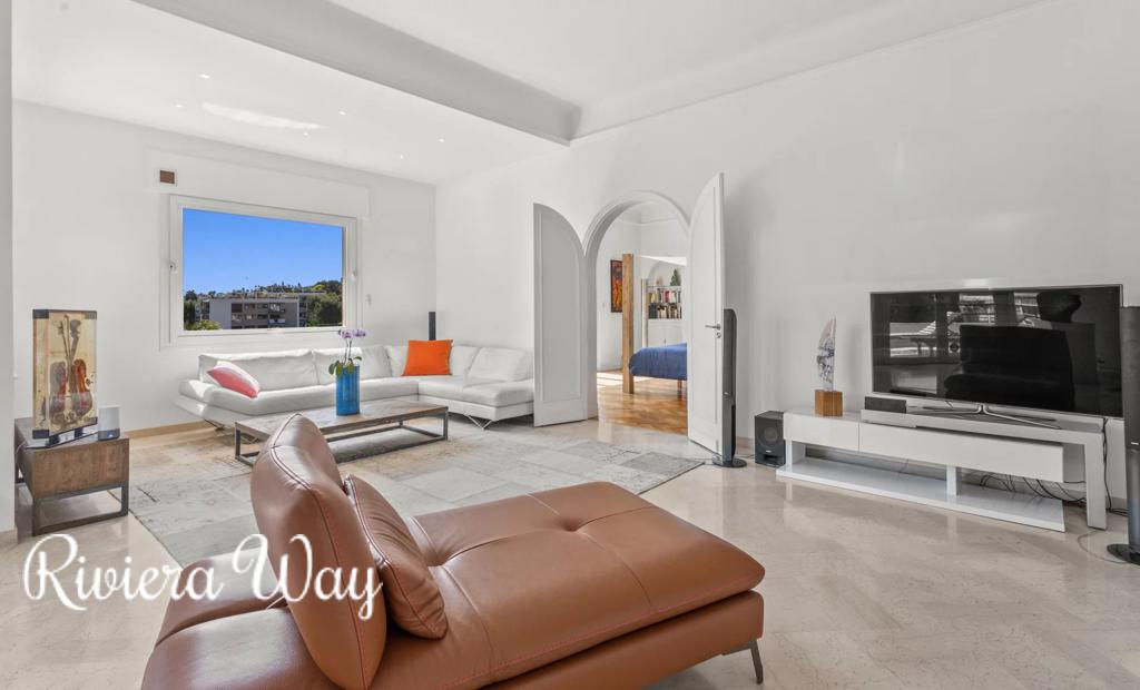 4 room apartment in Le Cannet, photo #3, listing #105979482