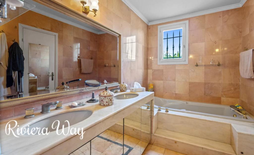 6 room villa in Mougins, photo #9, listing #105739578