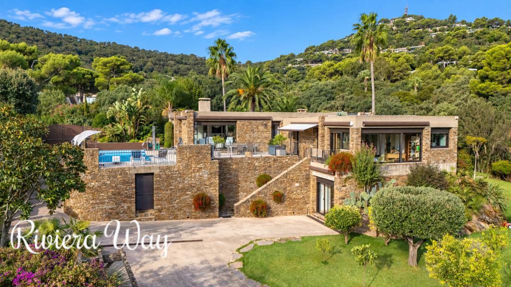 6 room villa in Bormes-les-Mimosas, photo #2, listing #107234820
