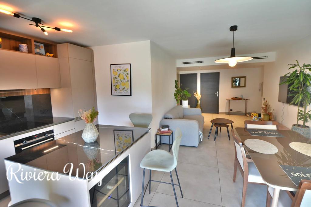 3 room apartment in Golf Juan, photo #2, listing #104342532