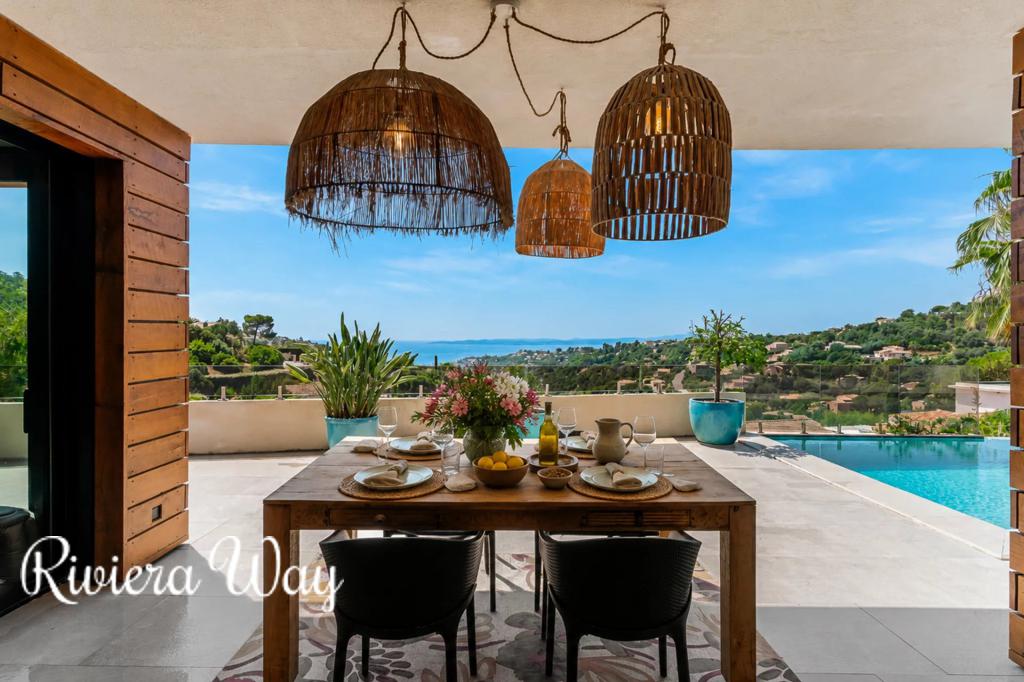 5 room villa in Roquebrune-sur-Argens, photo #3, listing #106670676