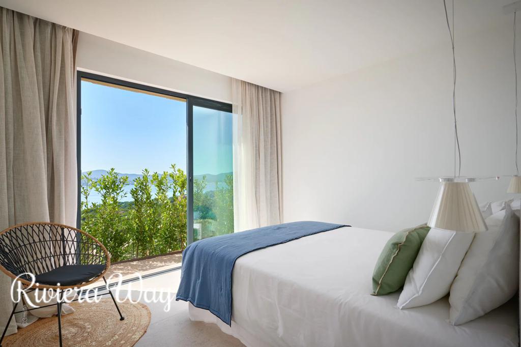 7 room villa in Grimaud, photo #8, listing #99642438