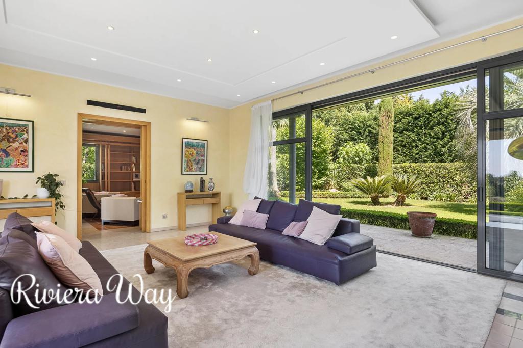 6 room villa in Cap d'Antibes, photo #7, listing #106452402