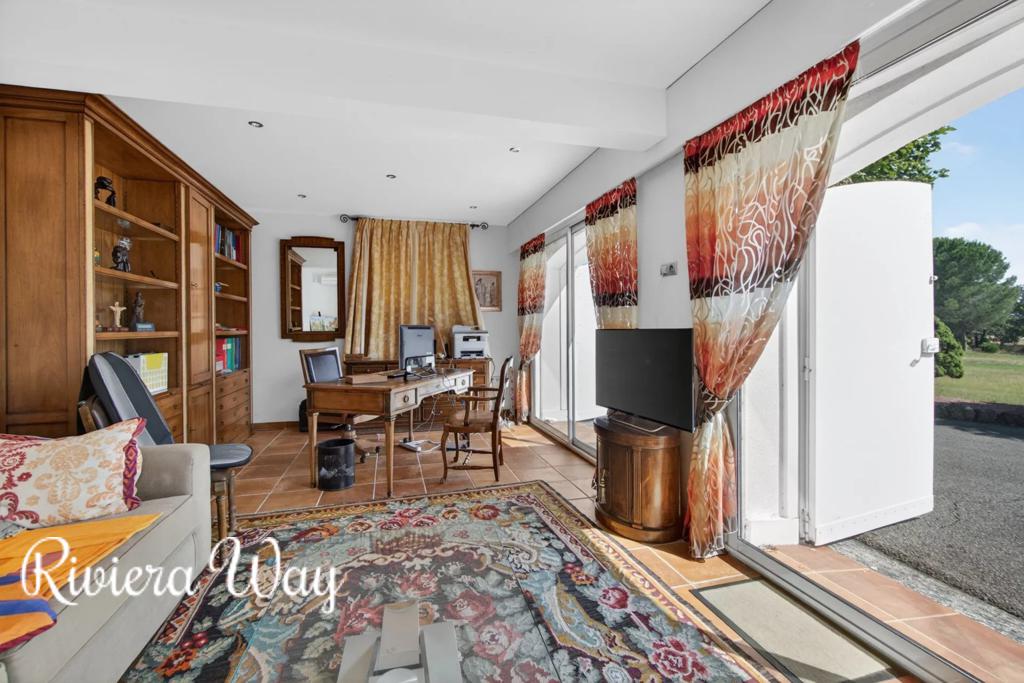 12 room villa in Puget-sur-Argens, photo #6, listing #106454880