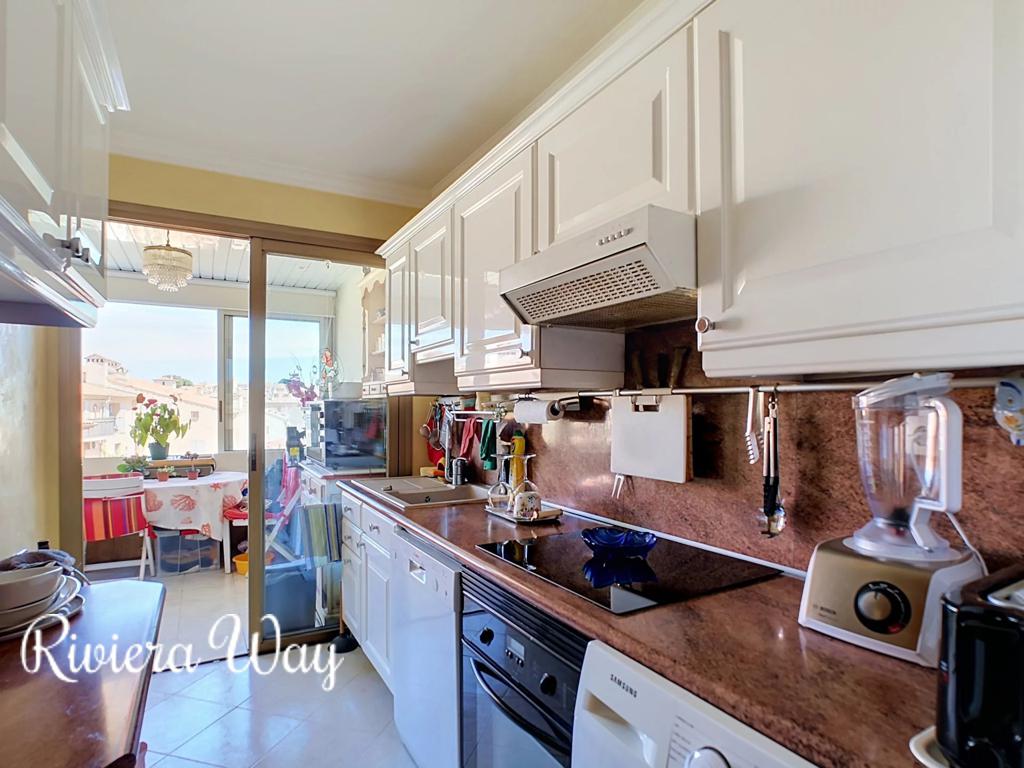 Apartment in Antibes, photo #3, listing #106563282