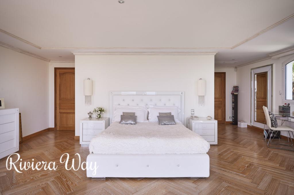 10 room villa in Vallauris, photo #10, listing #88337340