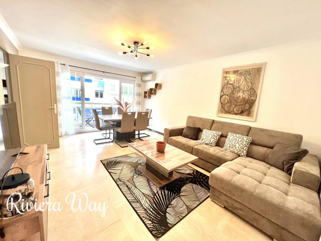 3 room apartment in Antibes, photo #1, listing #106412544