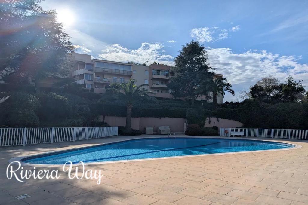 2 room apartment in Antibes, photo #8, listing #104082594