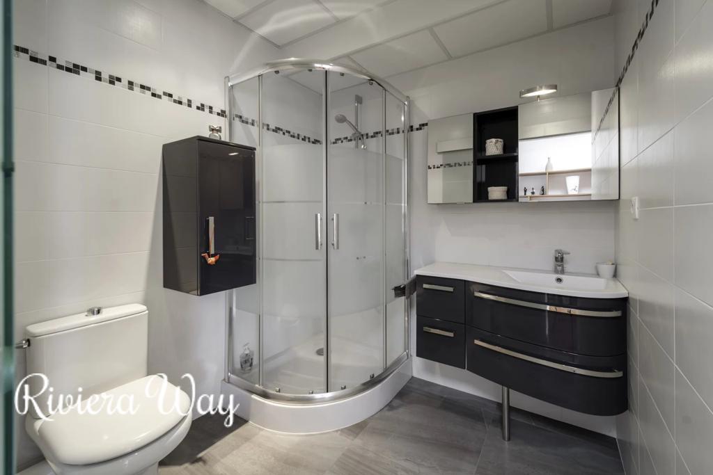 5 room villa in Mougins, photo #4, listing #103975158