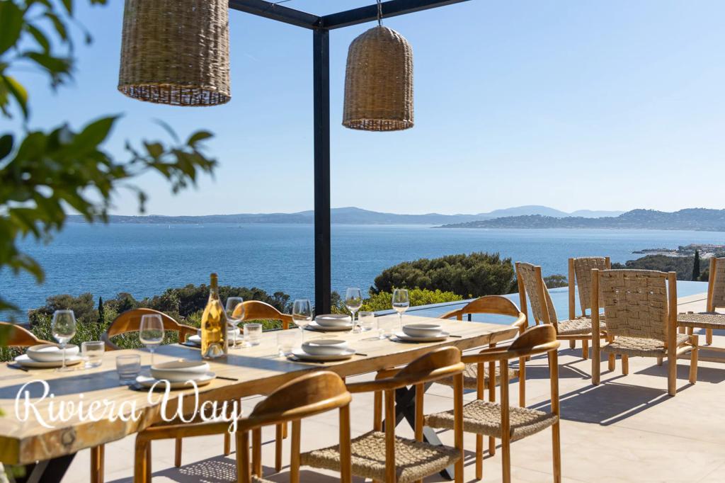 Villa in Roquebrune-sur-Argens, photo #1, listing #104480124