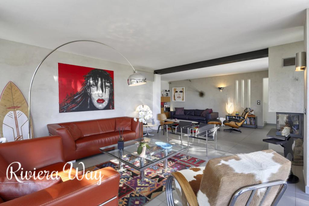 8 room villa in La Croix-Valmer, photo #5, listing #94164714