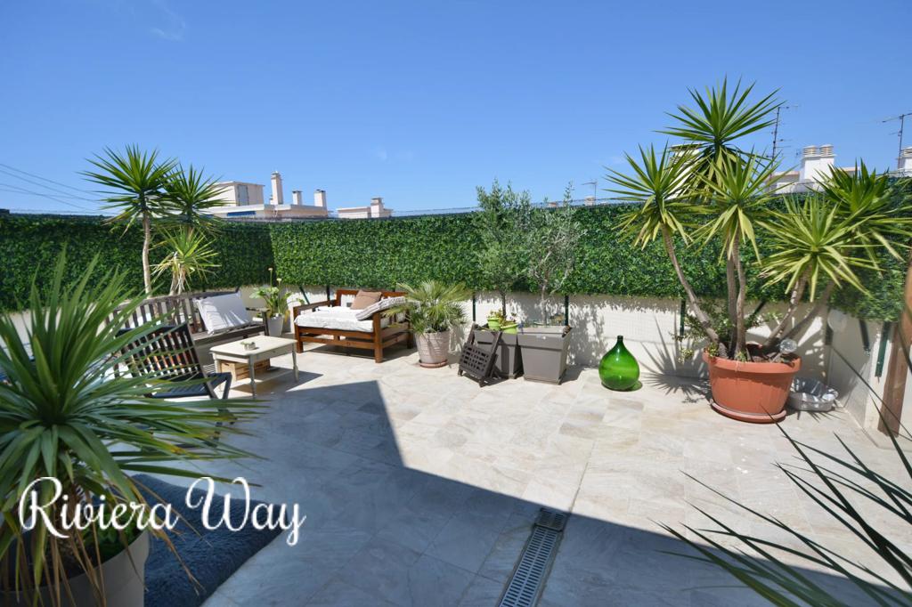 3 room apartment in Antibes, photo #1, listing #106595916
