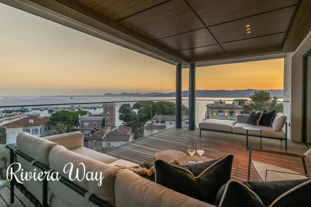 4 room apartment in Antibes, photo #2, listing #105511182