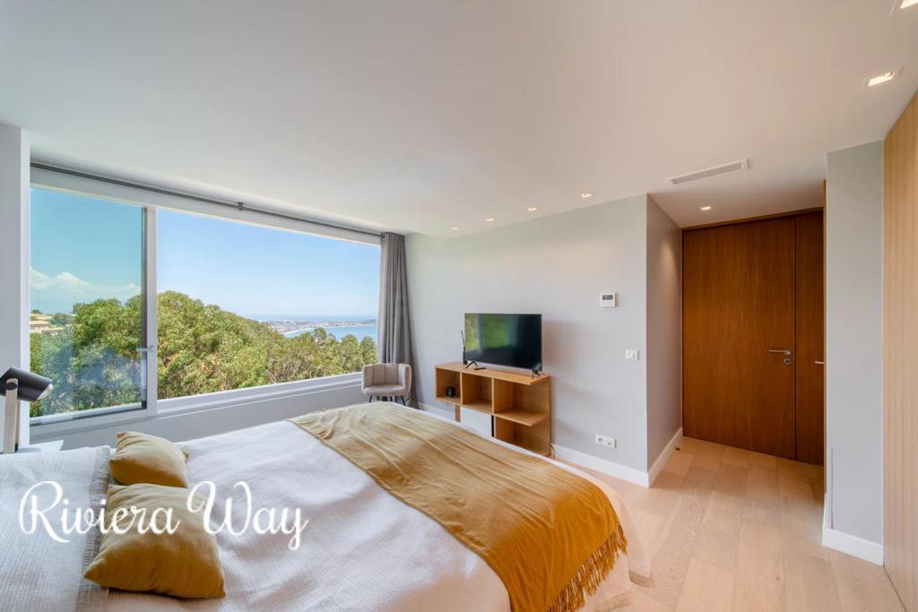 7 room villa in Vallauris, photo #9, listing #100299444