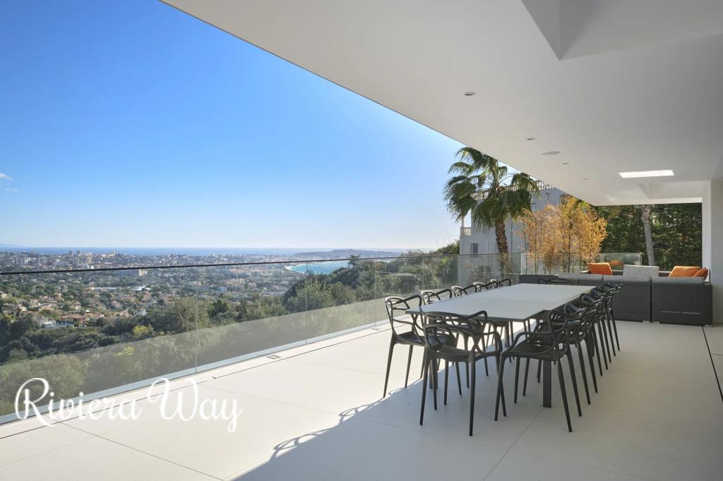 6 room villa in Cannes, photo #3, listing #107112600