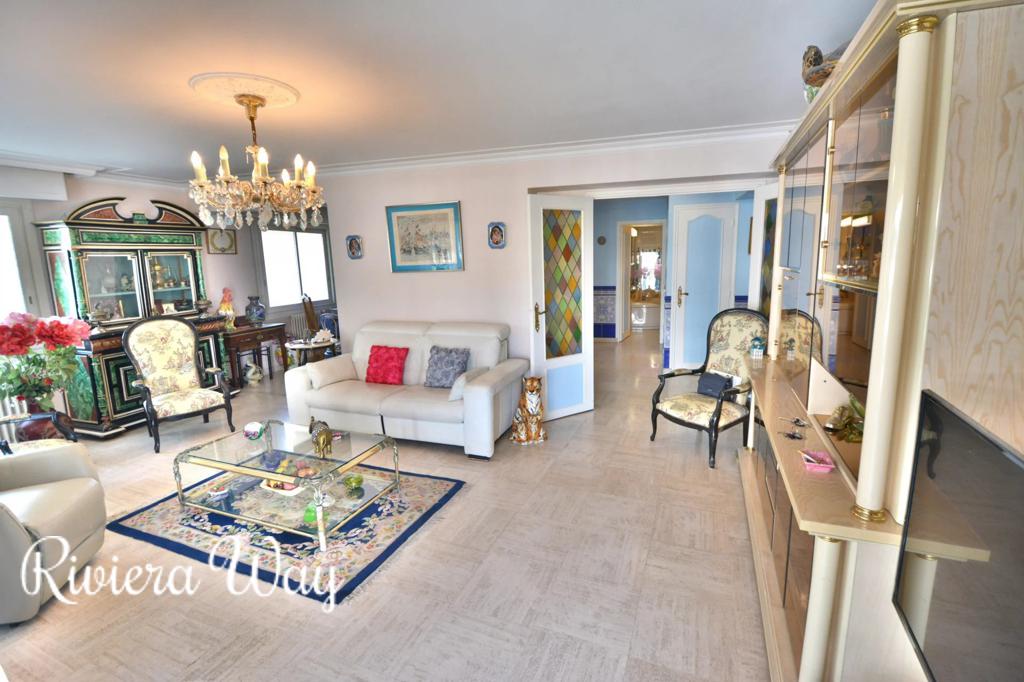 4 room apartment in Juan-les-Pins, photo #5, listing #102778284