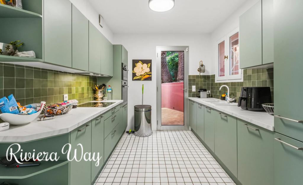 5 room villa in Le Cannet, photo #8, listing #106401750