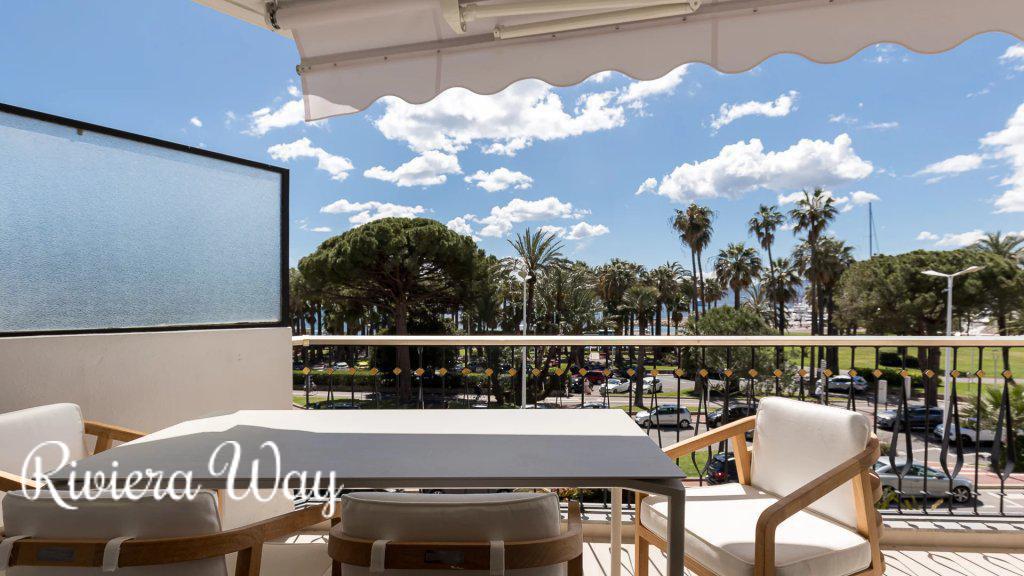 4 room apartment in Cannes, 100 m², photo #2, listing #103219242