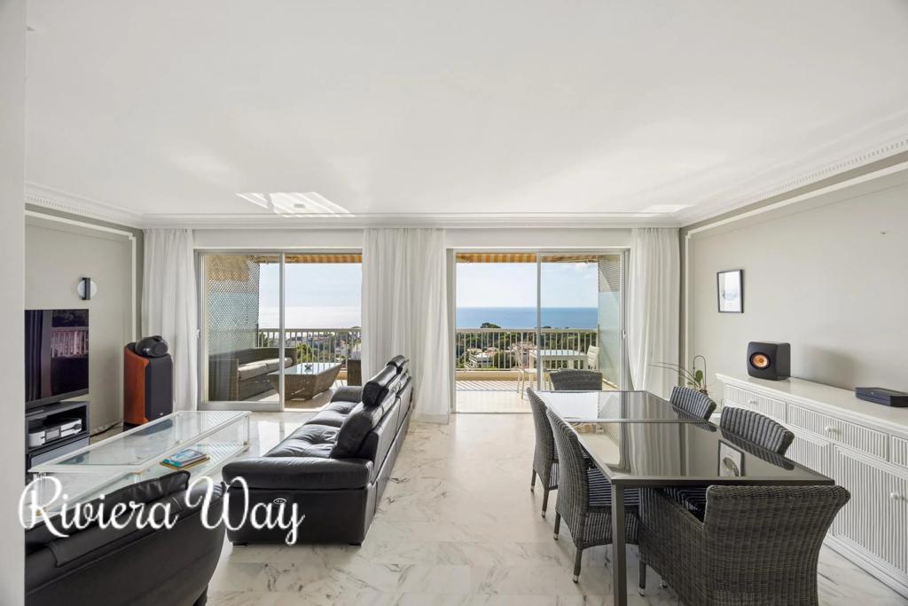3 room apartment in Cannes, photo #3, listing #107231964