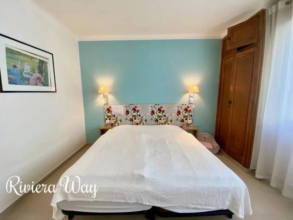 5 room apartment in Juan-les-Pins, photo #6, listing #104029716