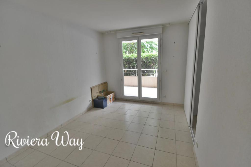 Apartment in Antibes, photo #3, listing #106804950