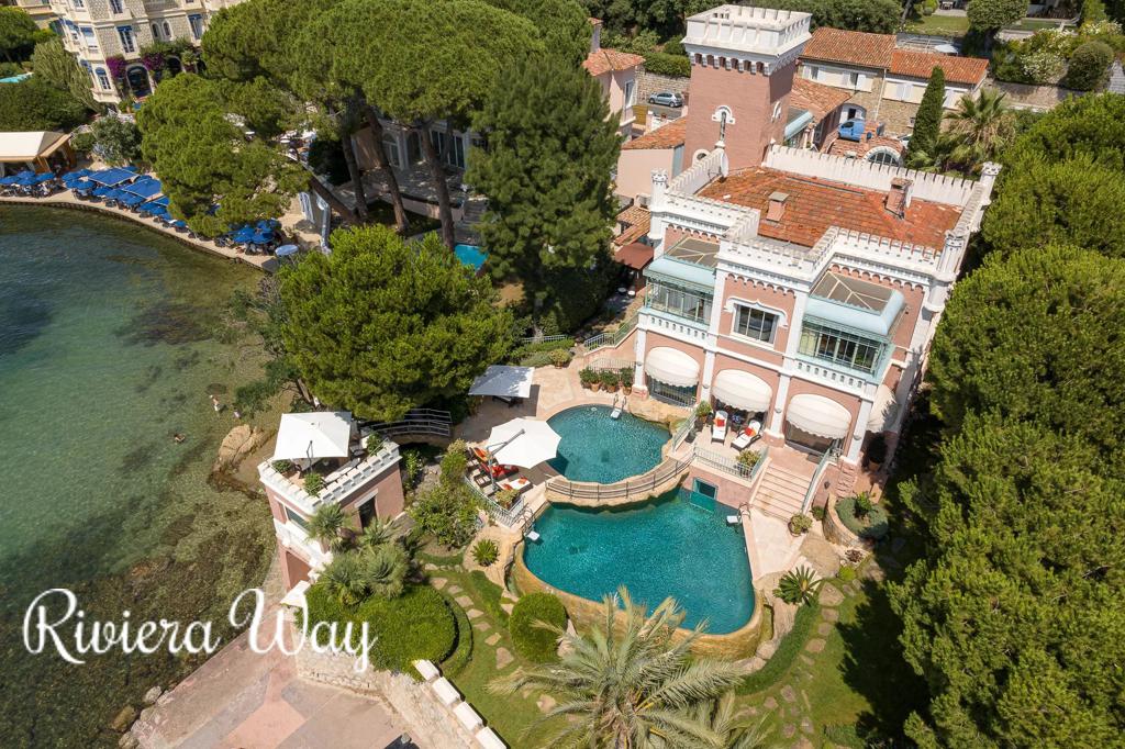 9 room villa in Cap d'Antibes, photo #1, listing #106382766