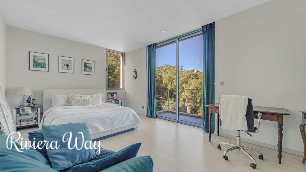 9 room villa in Ramatyuel, photo #2, listing #104374158