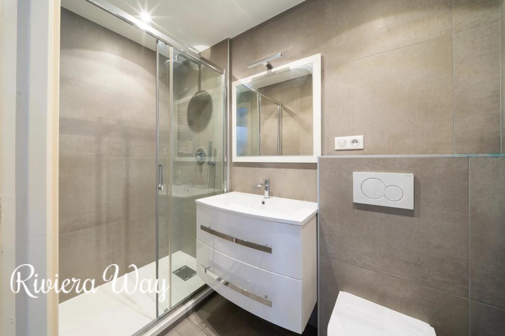 4 room apartment in Cannes, photo #9, listing #106621326