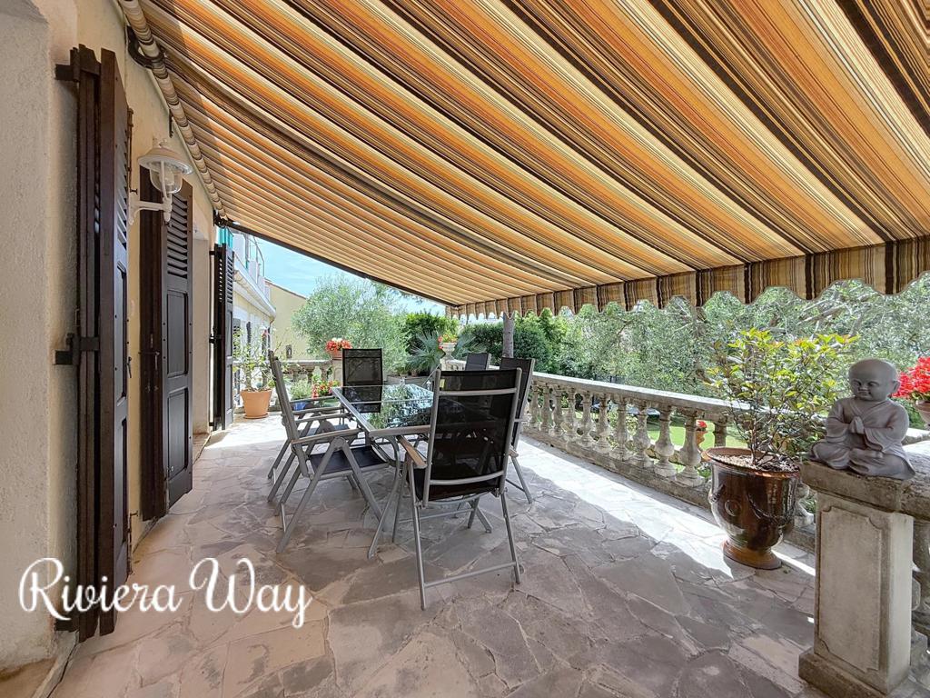 5 room apartment in Cannes, photo #1, listing #103135242
