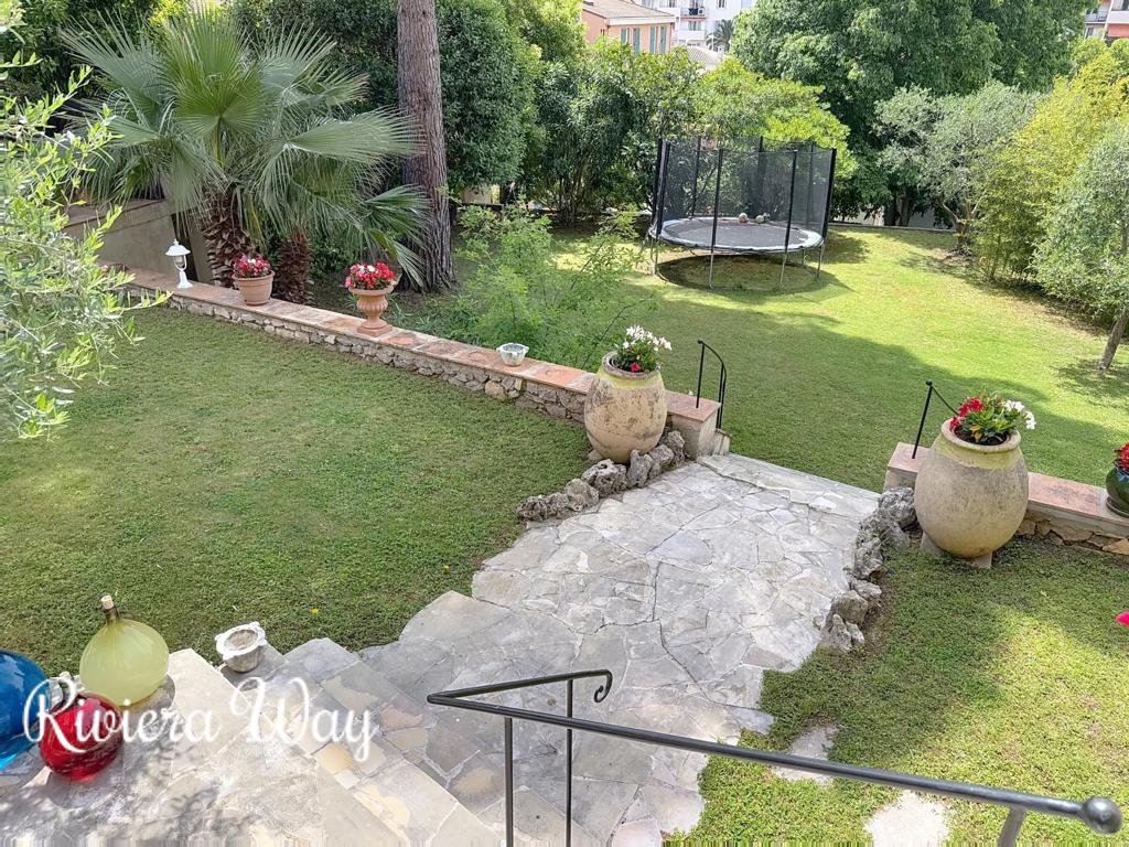 5 room apartment in Cannes, photo #2, listing #103135242