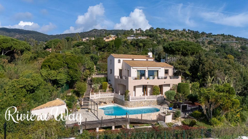 Villa in Rayol-Canadel-sur-Mer, photo #2, listing #105782124
