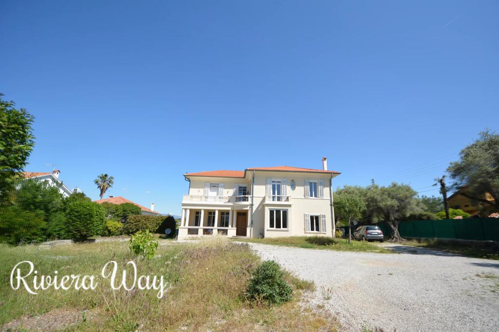 10 room villa in Antibes, photo #9, listing #95903346