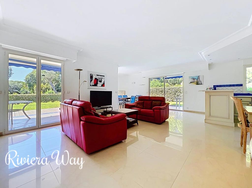 3 room apartment in Antibes, photo #1, listing #106609104
