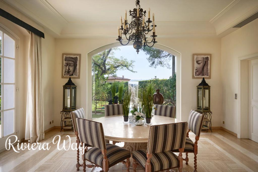 10 room villa in Antibes, photo #7, listing #107026122