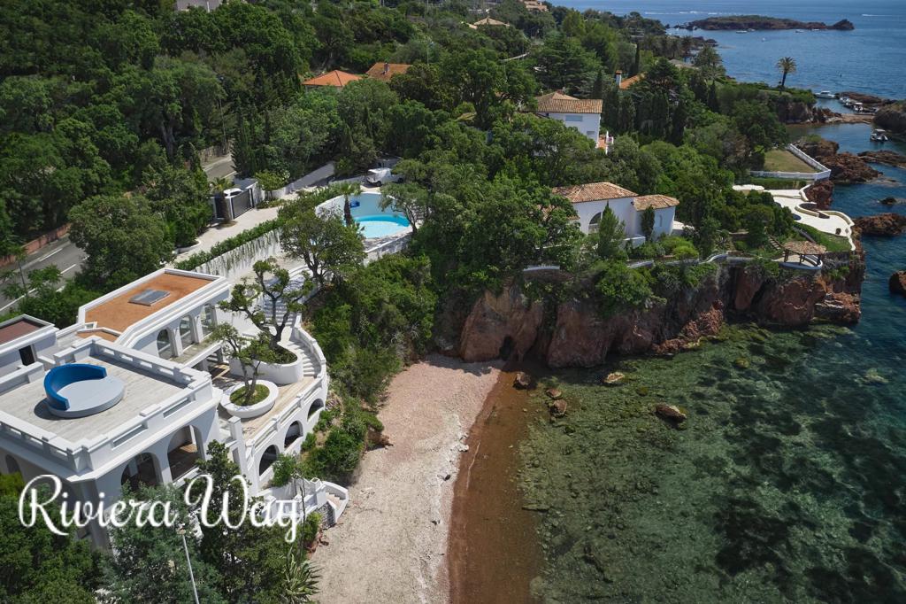 8 room villa in Agay, photo #4, listing #86857428