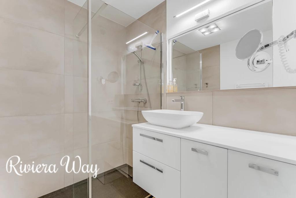 3 room apartment in Cavalaire-sur-Mer, photo #10, listing #105900564