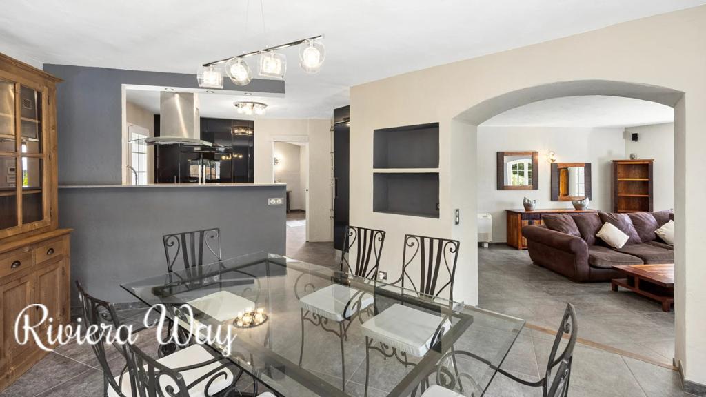 8 room villa in Le Rouret, photo #6, listing #106276296