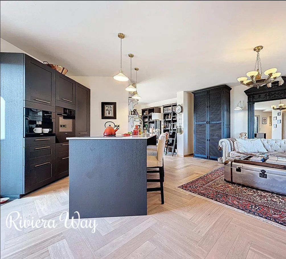 3 room apartment in Antibes, photo #3, listing #105321720