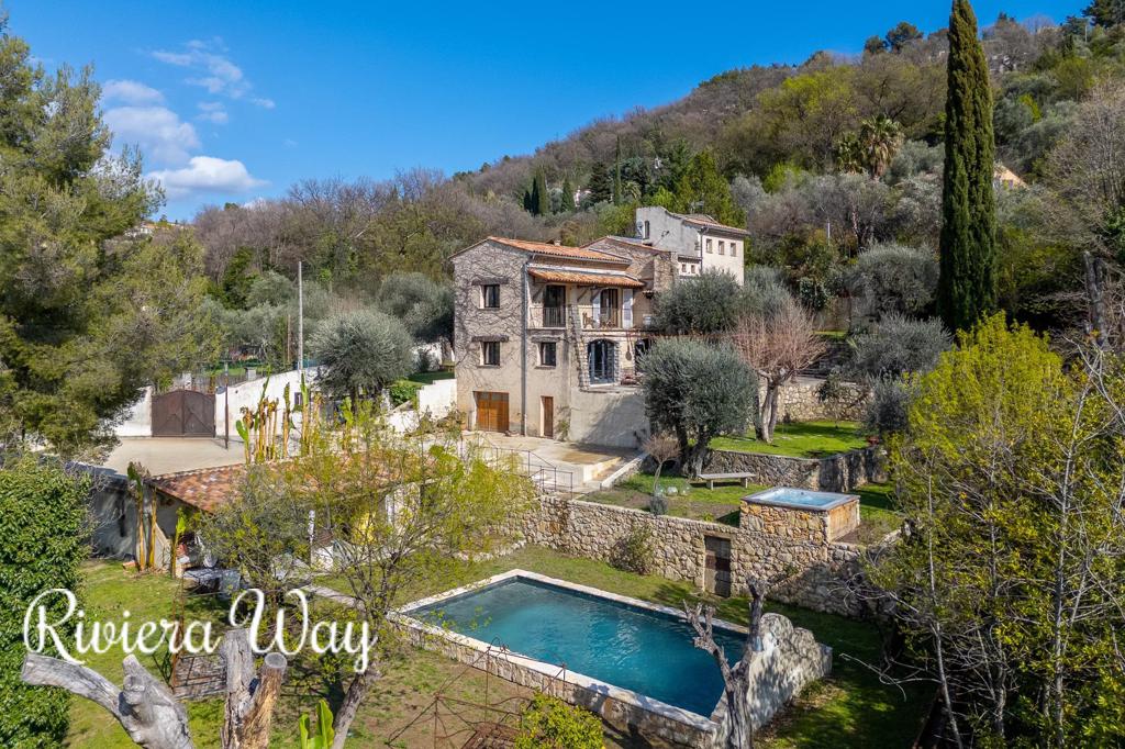 9 room villa in Grasse, photo #1, listing #105616518