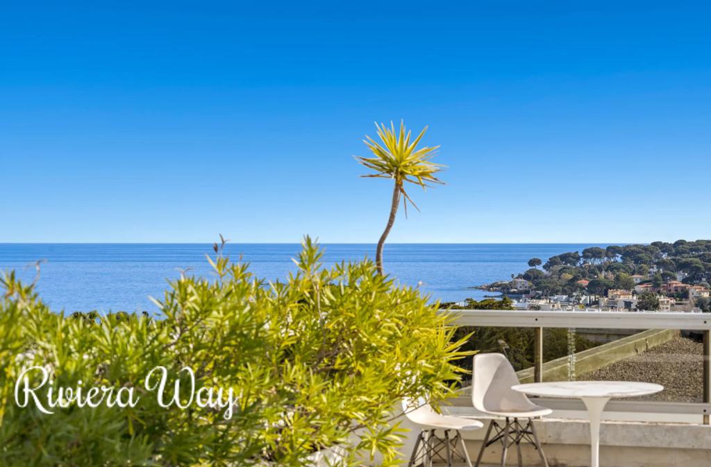 4 room apartment in Antibes, photo #1, listing #105721812