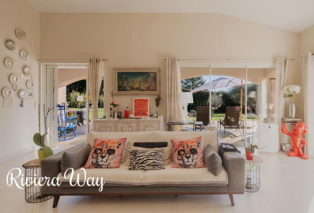 6 room villa in Mougins, photo #5, listing #106040256