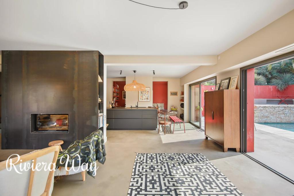 11 room villa in Toulon, photo #4, listing #105959448