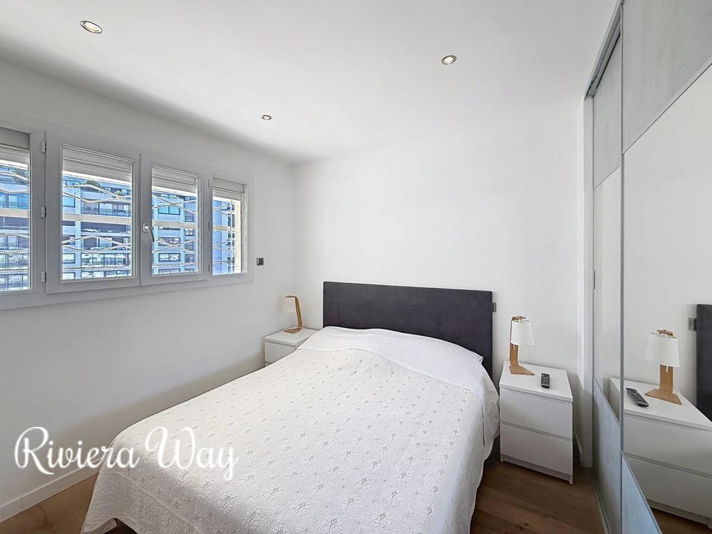 2 room apartment in Cannes, photo #7, listing #107078706