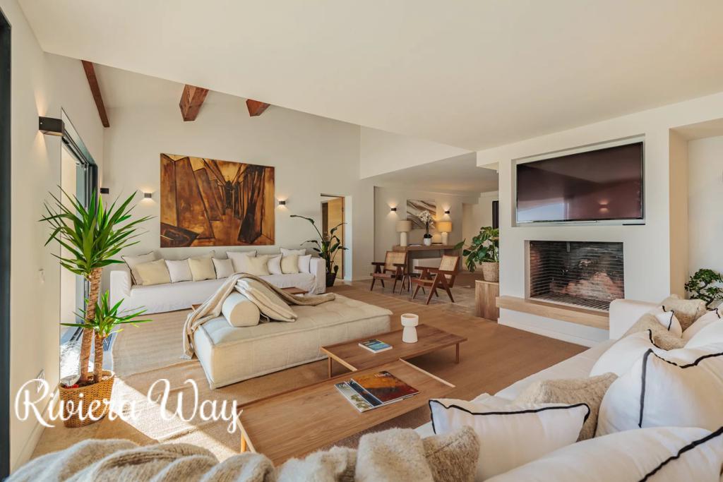 6 room villa in Grimaud, photo #2, listing #104480754