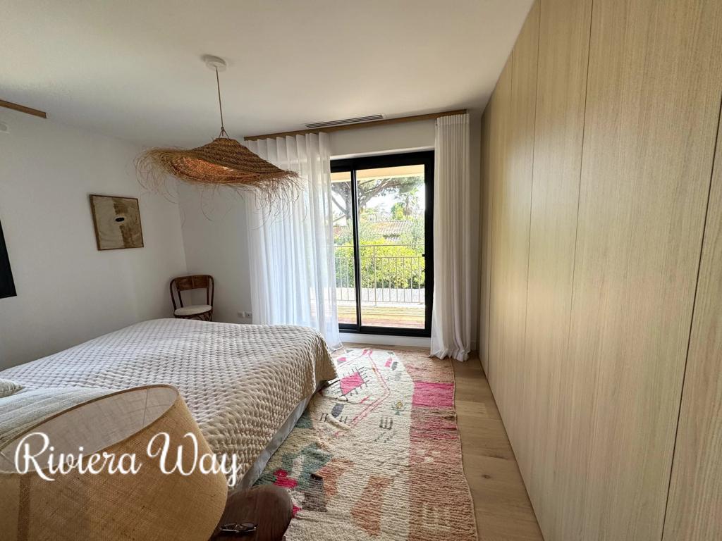 Villa in Cap d'Antibes, photo #4, listing #102518934