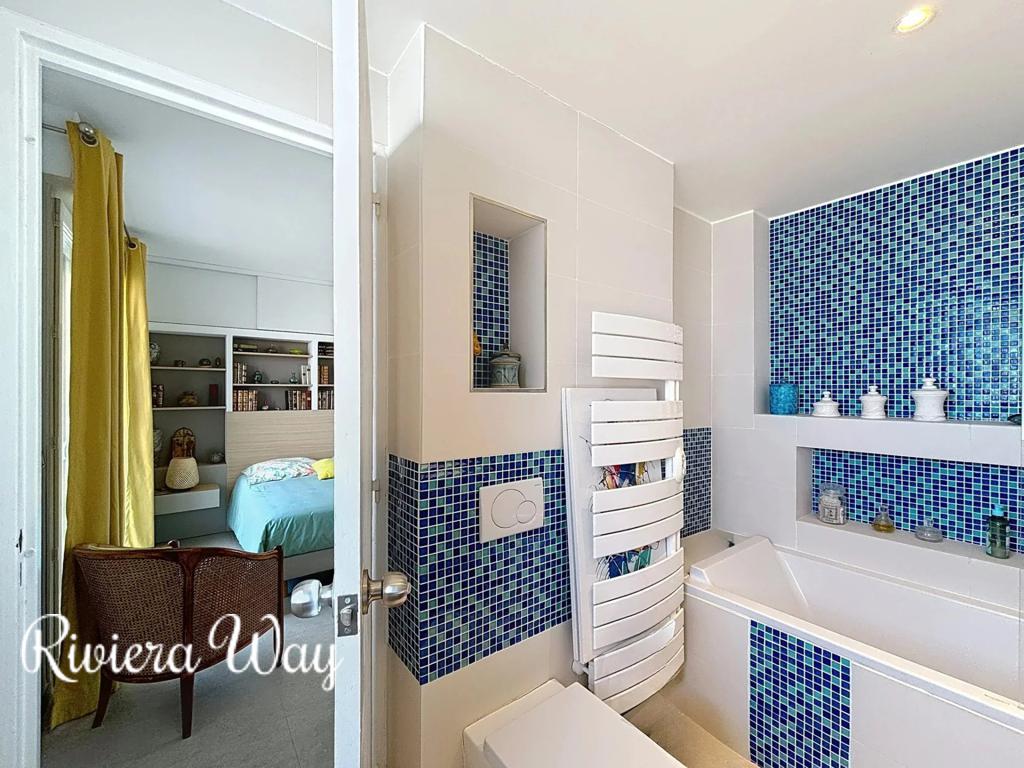 4 room apartment in Antibes, photo #7, listing #103166574