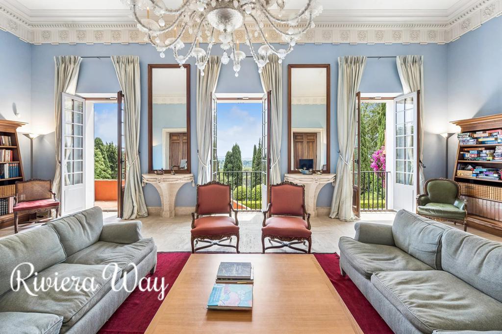 15 room villa in Grasse, photo #4, listing #86854404