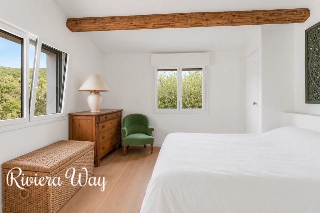 11 room villa in Sainte-Maxime, photo #10, listing #106335390